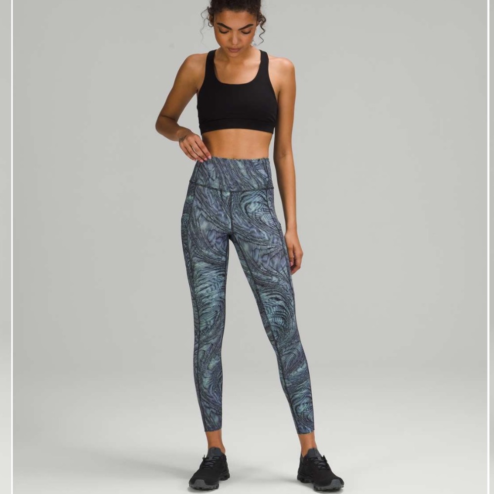 Lululemon Fast & Free dimensional Icing blue 25” tight leggings - Picture 1 of 10